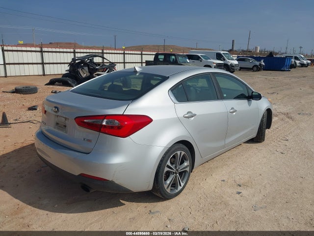 KNAFZ4A81G5598072 KIA FORTE EX