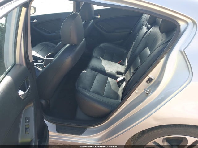 KNAFZ4A81G5598072 KIA FORTE EX