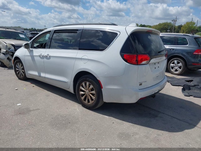 2017 CHRYSLER PACIFICA 2C4RC1BG4HR593989 Photo 2