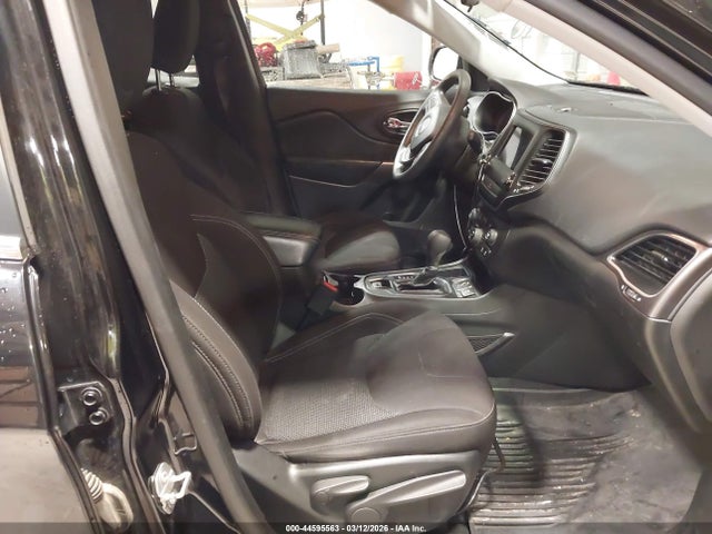 1C4PJLCB9KD340351 Jeep Cherokee Latitude Fwd