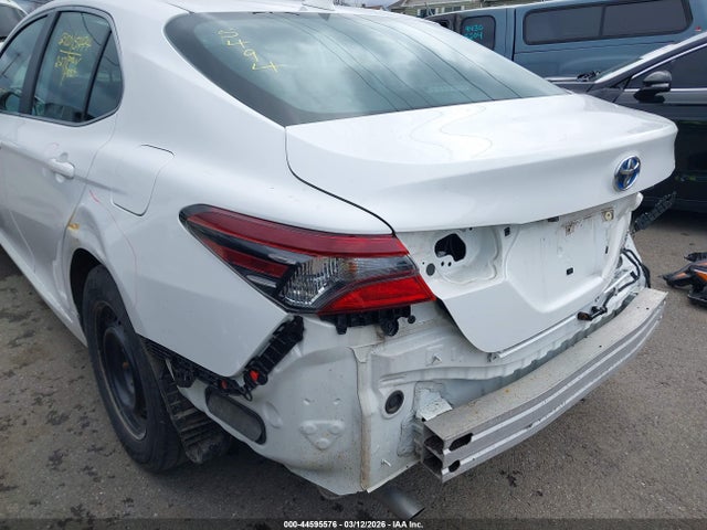 2022 Toyota Camry Le Hybrid მანქანა იყიდება აუქციონზე, vin: 4T1C31AK4NU590516, აუქციონის ნომერი: 44595576