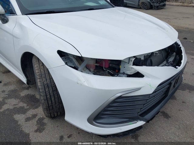 2022 Toyota Camry Le Hybrid მანქანა იყიდება აუქციონზე, vin: 4T1C31AK4NU590516, აუქციონის ნომერი: 44595576
