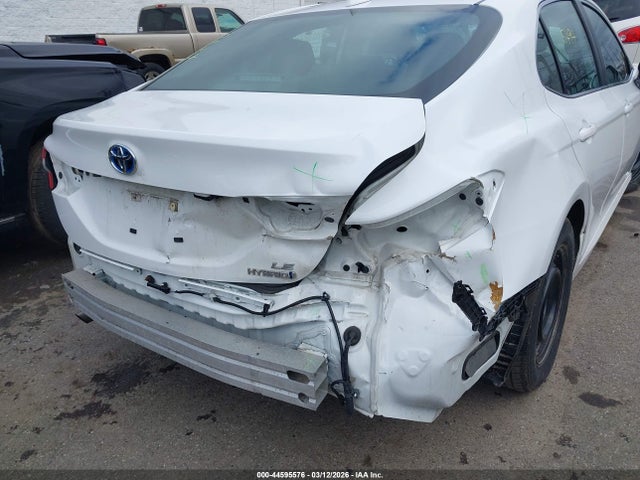 2022 Toyota Camry Le Hybrid მანქანა იყიდება აუქციონზე, vin: 4T1C31AK4NU590516, აუქციონის ნომერი: 44595576
