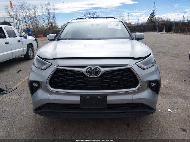 44595669 :رقم المزاد ، 5TDHZRBH0NS245692 vin ، 2022 Toyota Highlander Xle مزاد بيع
