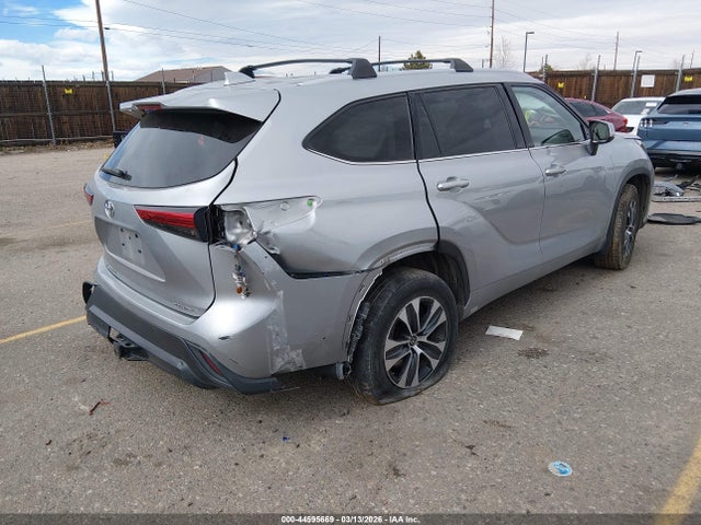 44595669 :رقم المزاد ، 5TDHZRBH0NS245692 vin ، 2022 Toyota Highlander Xle مزاد بيع