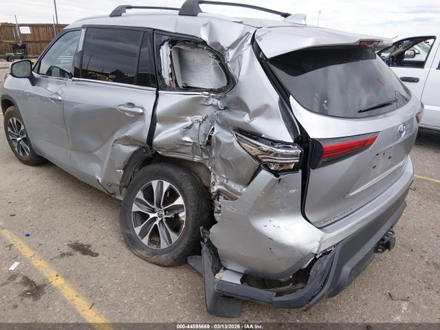 44595669 :رقم المزاد ، 5TDHZRBH0NS245692 vin ، 2022 Toyota Highlander Xle مزاد بيع