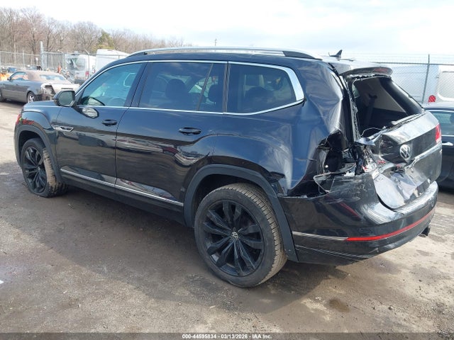2021 VOLKSWAGEN ATLAS 1V2FR2CA2MC606046 Photo 2