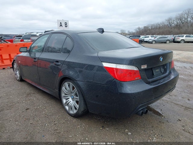 2010 BMW 550I WBANW5C50ACT56258 Photo 2