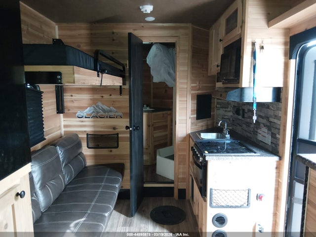 Outdoors Rv Other 2021 4T91A1710MD213415 Image 8