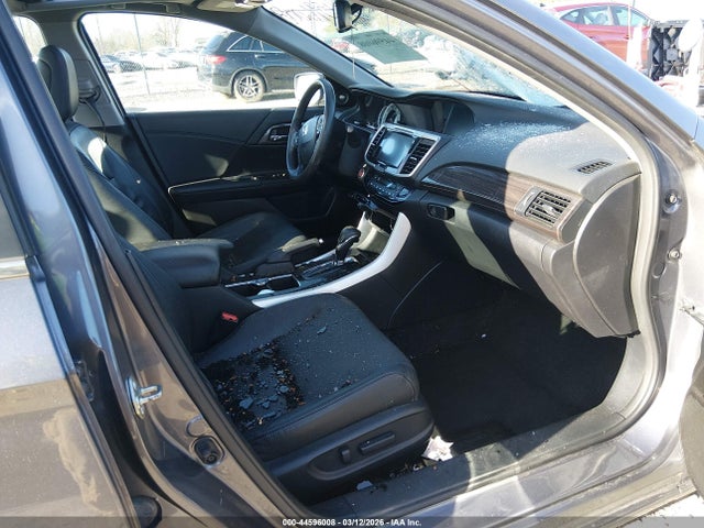 44596008 :رقم المزاد ، 1HGCR2F9XGA236861 vin ، 2016 Honda Accord Ex-l مزاد بيع