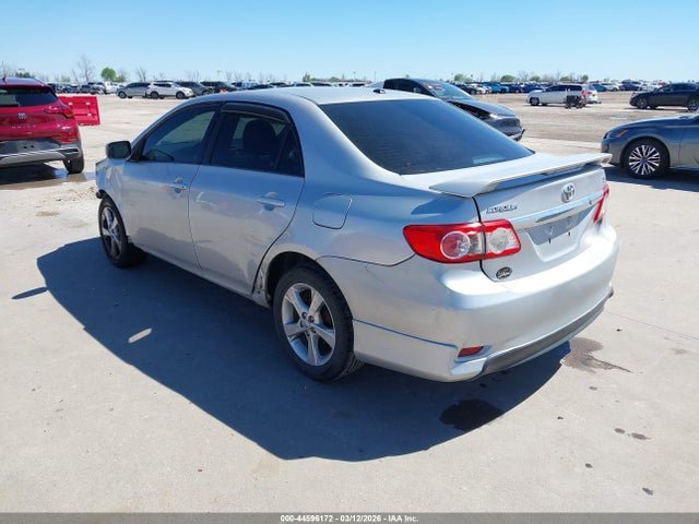 2011 TOYOTA COROLLA 2T1BU4EE5BC651951 Photo 2