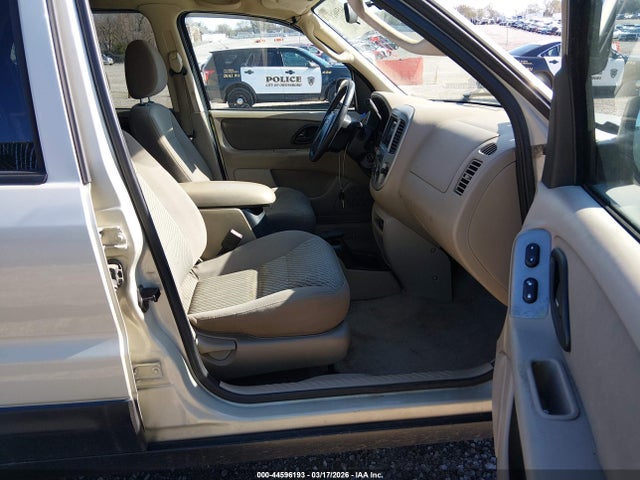 2003 FORD ESCAPE 1FMYU931X3KE21633 Photo 4