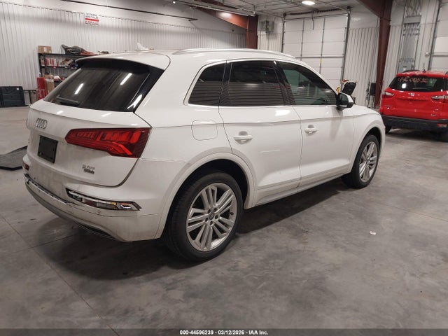 WA1BNAFY9J2010183 Audi Q5 2.0t Premium/2.0t Tech Premium