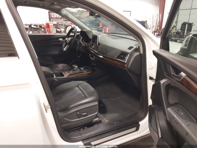 WA1BNAFY9J2010183 Audi Q5 2.0t Premium/2.0t Tech Premium