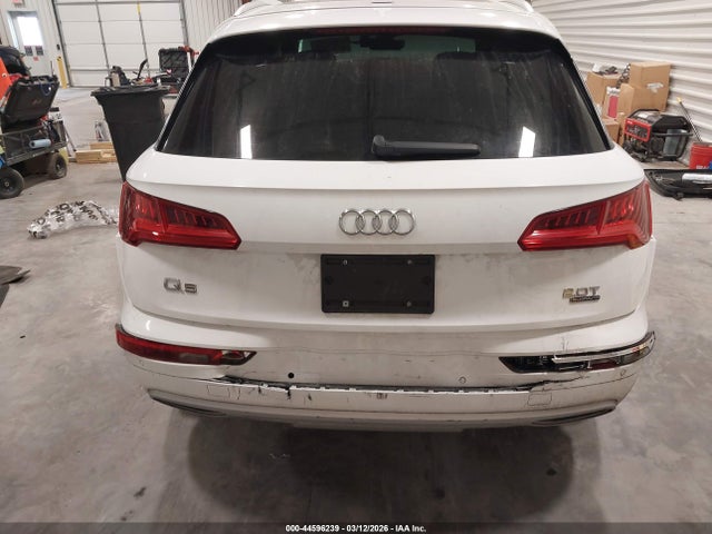WA1BNAFY9J2010183 Audi Q5 2.0t Premium/2.0t Tech Premium