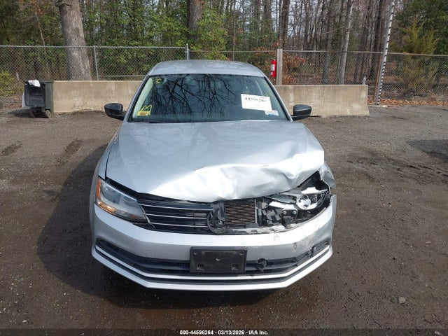 2015 Volkswagen Jetta 2.0l S მანქანა იყიდება აუქციონზე, vin: 3VW2K7AJ9FM242646, აუქციონის ნომერი: 44596264