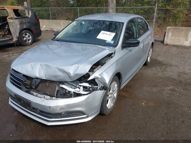 2015 Volkswagen Jetta 2.0l S მანქანა იყიდება აუქციონზე, vin: 3VW2K7AJ9FM242646, აუქციონის ნომერი: 44596264