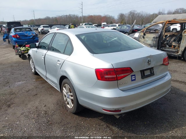 2015 Volkswagen Jetta 2.0l S მანქანა იყიდება აუქციონზე, vin: 3VW2K7AJ9FM242646, აუქციონის ნომერი: 44596264