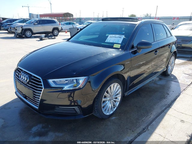 44596296 :رقم المزاد ، WAUUPBFF1HA057279 vin ، 2017 Audi A3 E-tron 1.4t Premium مزاد بيع