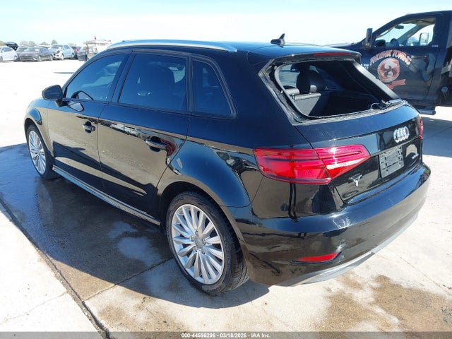 44596296 :رقم المزاد ، WAUUPBFF1HA057279 vin ، 2017 Audi A3 E-tron 1.4t Premium مزاد بيع