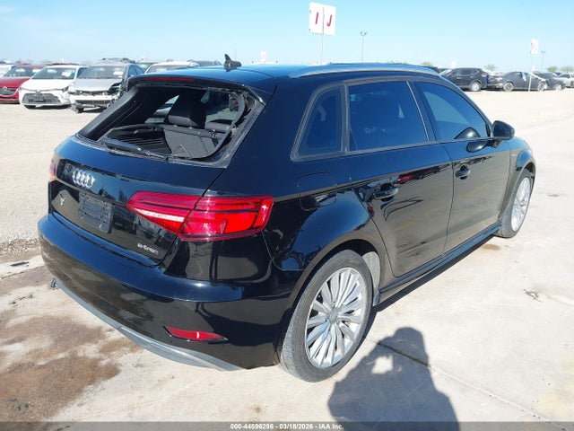 44596296 :رقم المزاد ، WAUUPBFF1HA057279 vin ، 2017 Audi A3 E-tron 1.4t Premium مزاد بيع