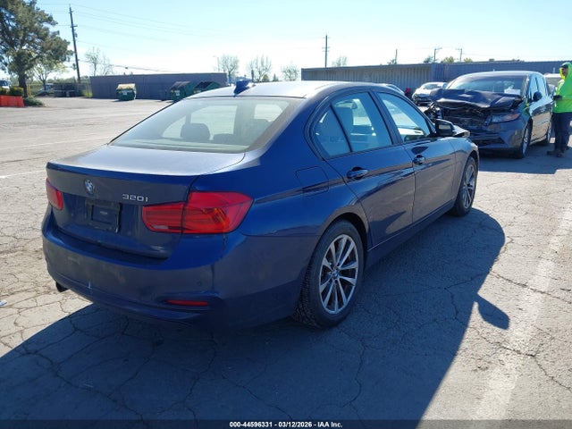 44596331 :رقم المزاد ، WBA8A9C52GK616094 vin ، 2016 Bmw 320i مزاد بيع