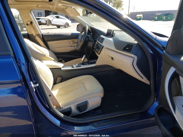 44596331 :رقم المزاد ، WBA8A9C52GK616094 vin ، 2016 Bmw 320i مزاد بيع