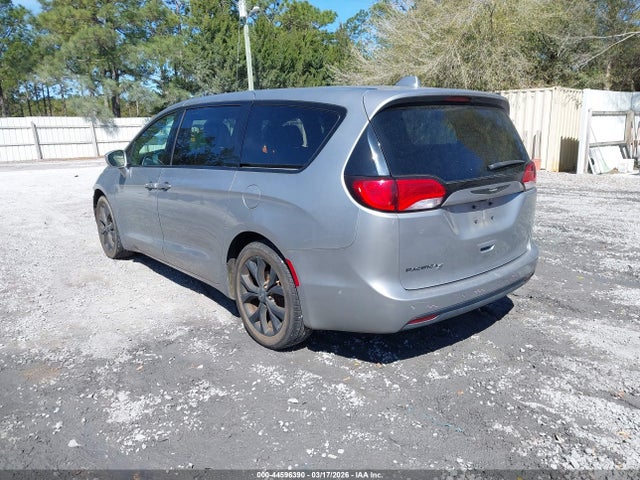 2019 Chrysler Pacifica Touring Plus მანქანა იყიდება აუქციონზე, vin: 2C4RC1FG9KR532266, აუქციონის ნომერი: 44596390