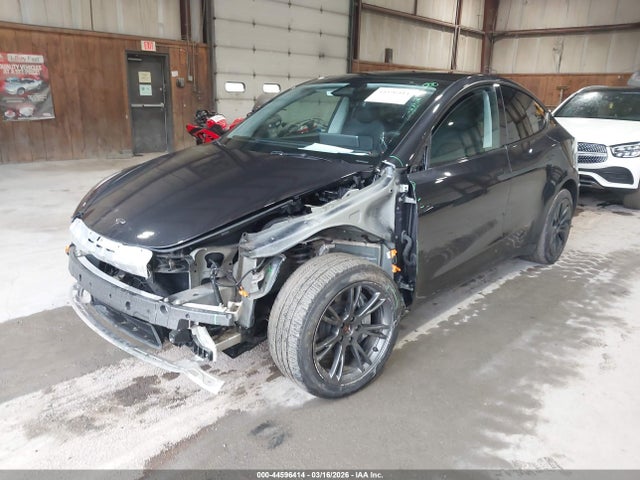 2024 TESLA MODEL Y 7SAYGDEE0RA299918 Photo 1