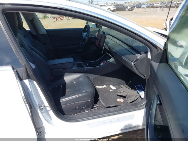 Tesla Model 3 Long Range/performance 2018 5YJ3E1EB8JF108657 Image 4