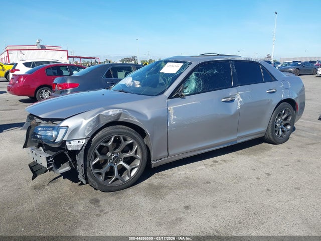 44596599 :رقم المزاد ، 2C3CCABGXJH240274 vin ، 2018 Chrysler 300 300s مزاد بيع