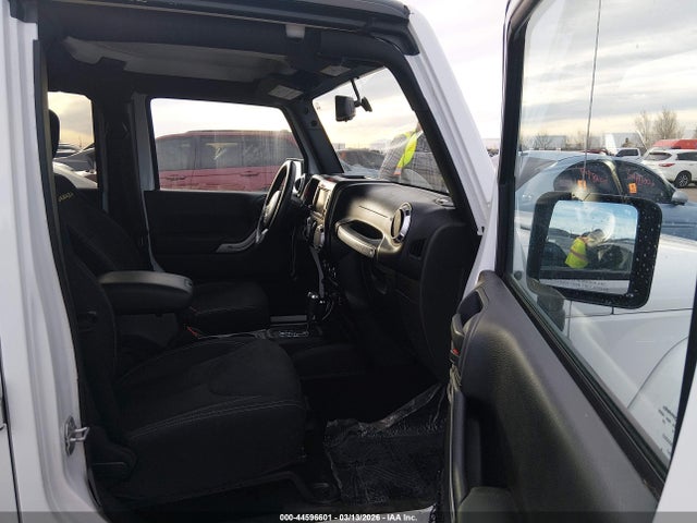 2015 Jeep Wrangler Unlimited Sahara მანქანა იყიდება აუქციონზე, vin: 1C4BJWEG4FL543079, აუქციონის ნომერი: 44596601