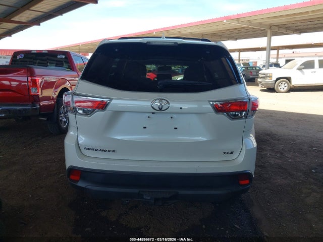 Toyota Highlander Xle V6 2015 5TDKKRFH8FS112135 Image 16