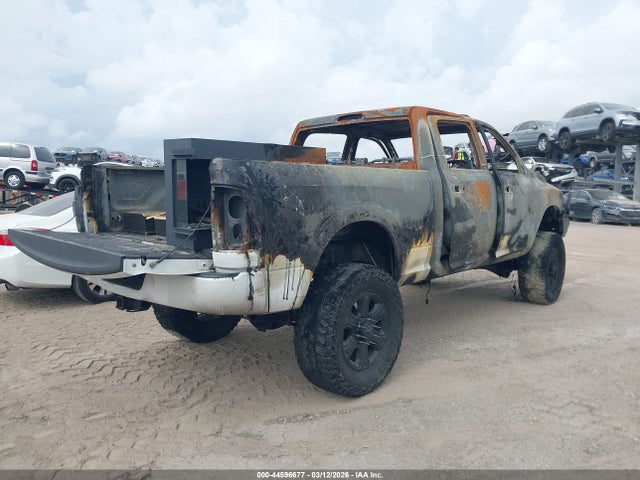 Продажа на аукционе авто 2018 Ram 2500 Laramie  4x4 6'4 Box, vin: 3C6UR5FL3JG133765, номер лота: 44596677