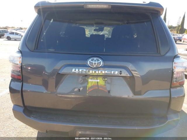 Toyota 4RUNNER SR5 2022 JTEEU5JR1N5267089 Image 16