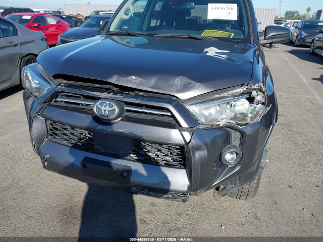 Toyota 4RUNNER SR5 2022 JTEEU5JR1N5267089 Image 6