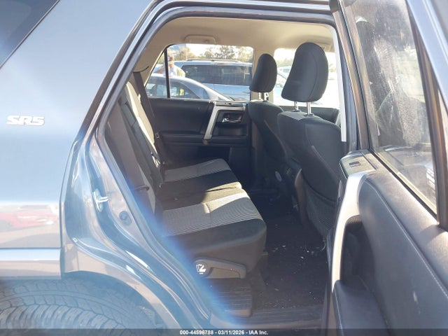 Toyota 4RUNNER SR5 2022 JTEEU5JR1N5267089 Image 8
