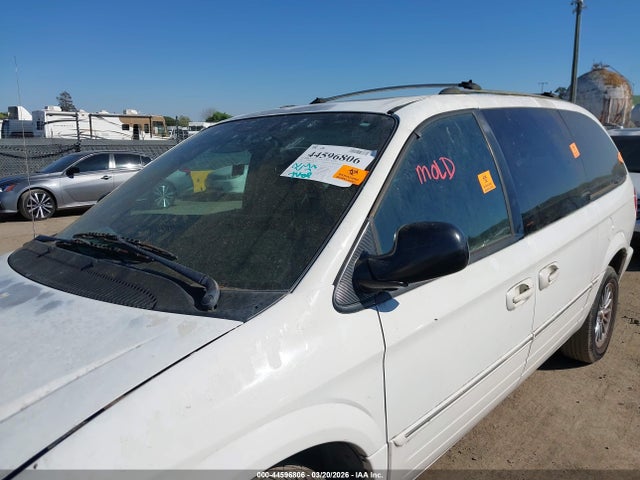 2005 CHRYSLER TOWN & COUNTRY 2C4GP64L85R132177 Photo 5