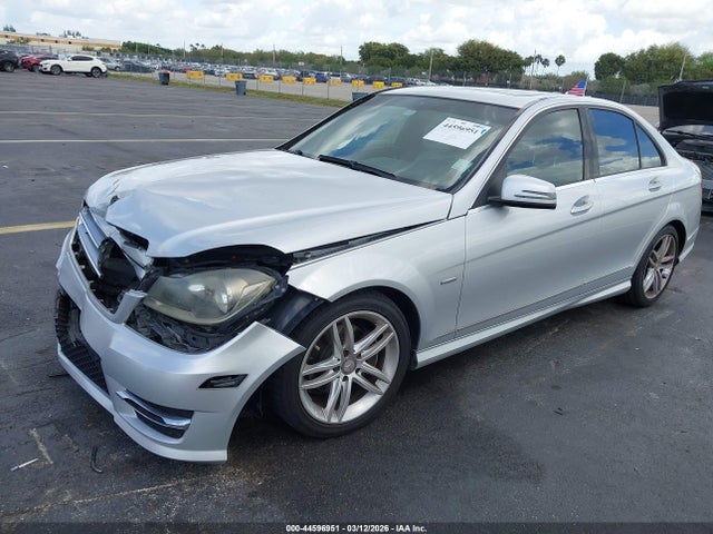 2012 Mercedes-benz C 250 Sport მანქანა იყიდება აუქციონზე, vin: WDDGF4HB3CR213170, აუქციონის ნომერი: 44596951