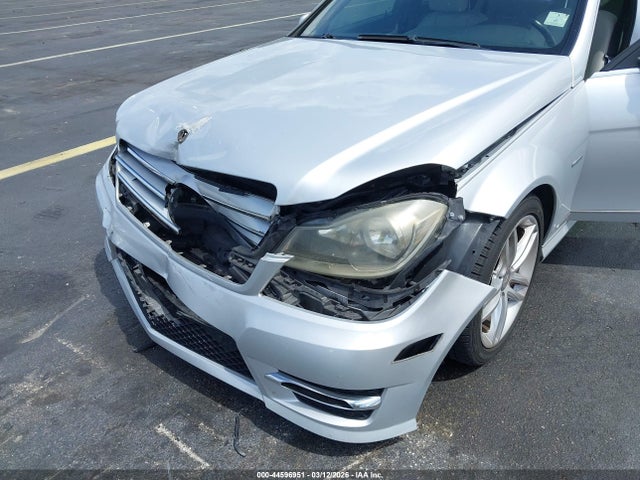 2012 Mercedes-benz C 250 Sport მანქანა იყიდება აუქციონზე, vin: WDDGF4HB3CR213170, აუქციონის ნომერი: 44596951