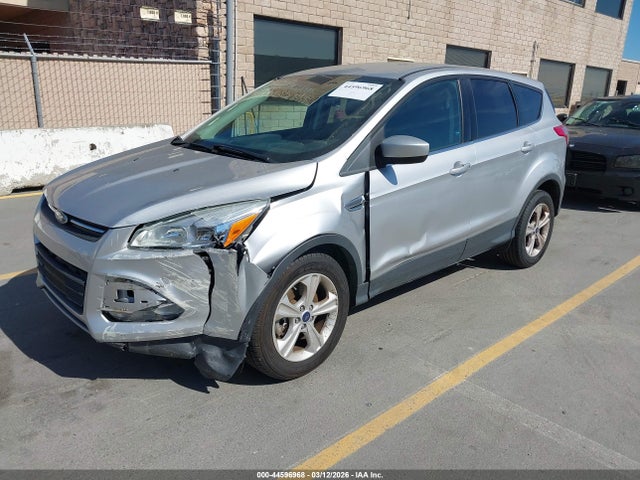 1FMCU9GX6GUA85661 Ford ESCAPE SE