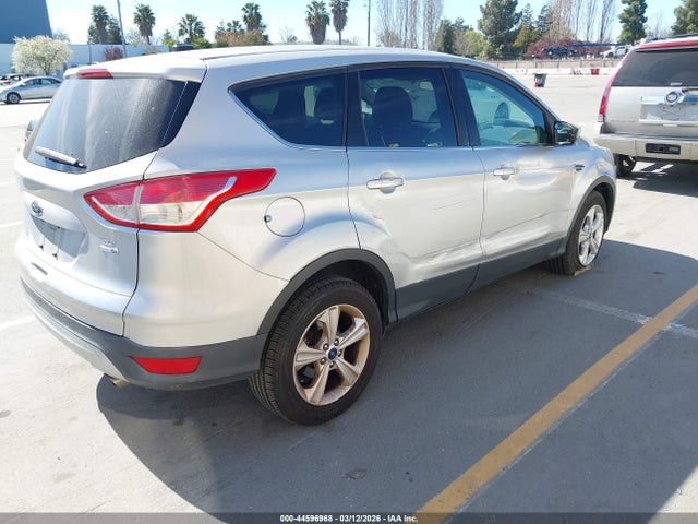 1FMCU9GX6GUA85661 Ford ESCAPE SE