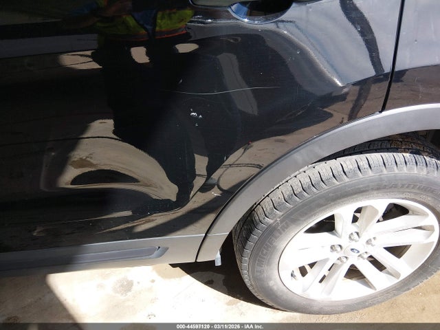 1FM5K8B85HGD23976 Ford Explorer