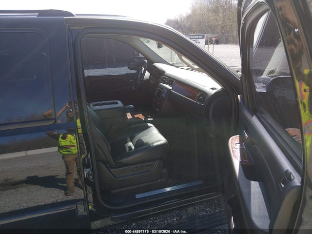 2008 CHEVROLET SUBURBAN 1500 3GNFK16368G206238 Photo 4