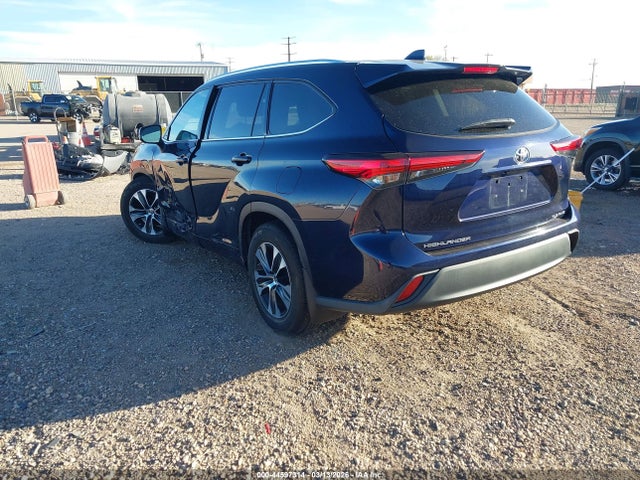 5TDGZRBH5MS524565 Toyota Highlander Xle