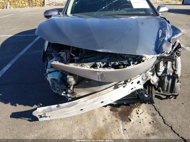 44597331 :رقم المزاد ، 4T1G11AK1MU521997 vin ، 2021 Toyota Camry Se مزاد بيع