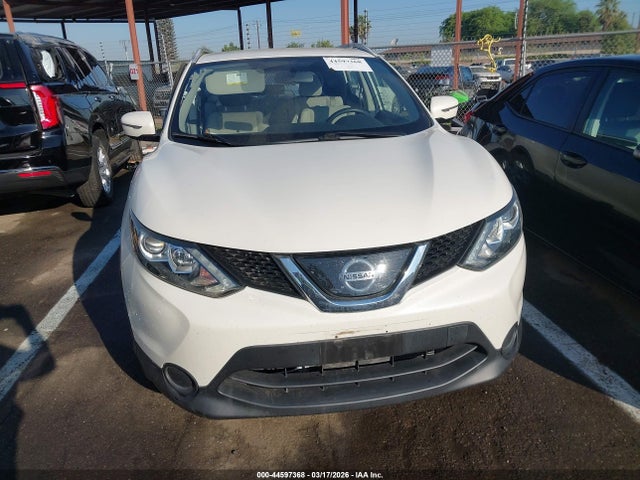 JN1BJ1CP1JW194561 Nissan Rogue Sport Sv