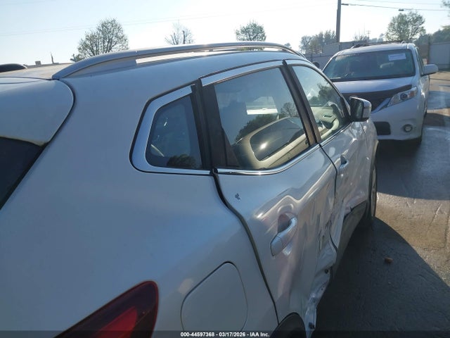 JN1BJ1CP1JW194561 Nissan Rogue Sport Sv