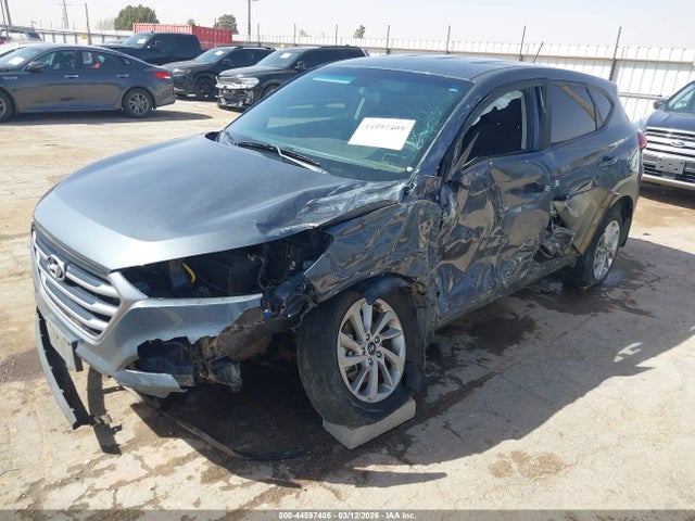 44597405 :رقم المزاد ، KM8J23A44HU378758 vin ، 2017 Hyundai Tucson Se مزاد بيع
