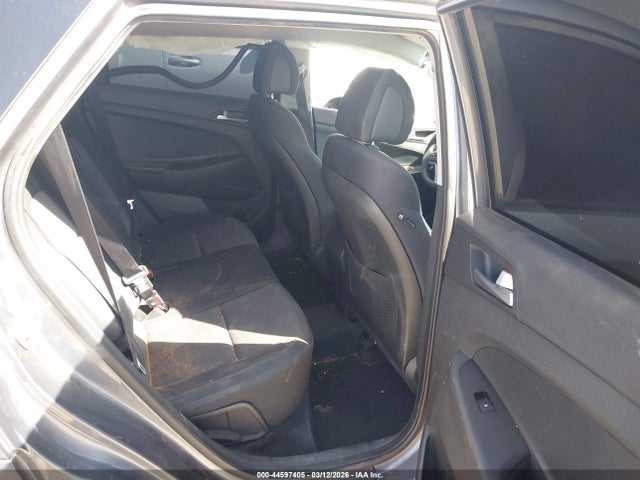 44597405 :رقم المزاد ، KM8J23A44HU378758 vin ، 2017 Hyundai Tucson Se مزاد بيع